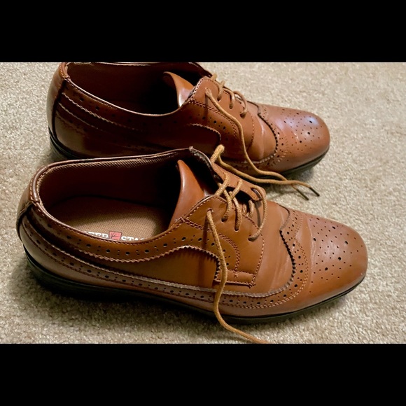 Caramel leather wing tips - Picture 2 of 4